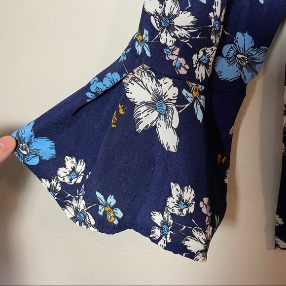 navy floral top - Picture 3 of 3